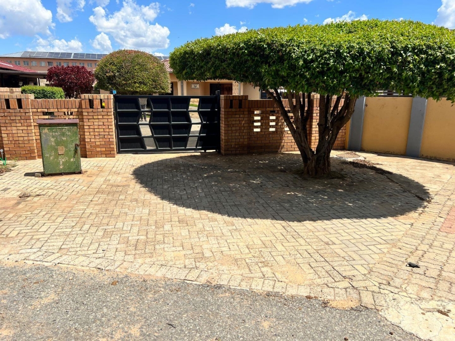 3 Bedroom Property for Sale in Mmabatho North West